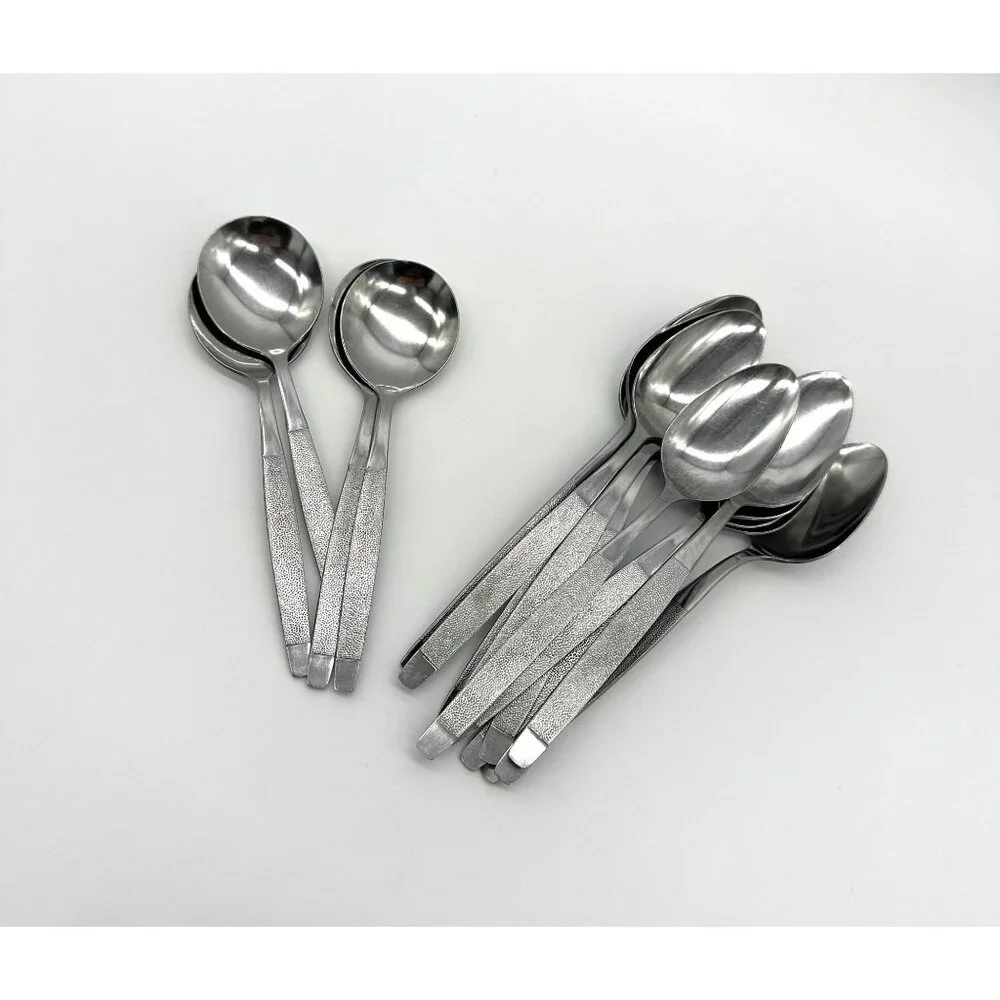 Vintage Spoons World Stainless Steel Taiwan Textured Soup Teaspoon 70s 15 Pieces - Picture 1 of 9